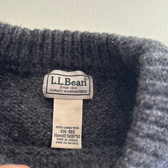 L.L. Bean Men's Charcoal Crewneck Sweater - Picture 3 of 3